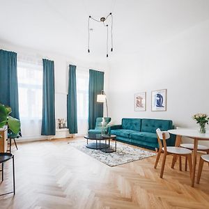 Appartement à 2 Chambres à Coucher