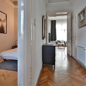Appartement à 2 Chambres à Coucher