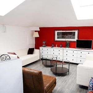 Appartement à 2 Chambres à Coucher