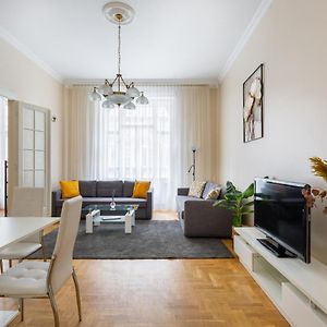 Appartement à 2 Chambres à Coucher