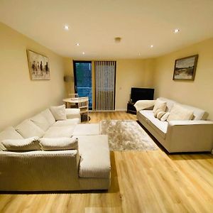 Liverpool City Centre Modern Apartment Fits 6 People