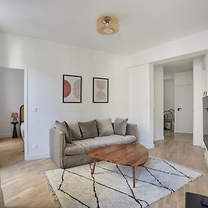 Apartment Center Of Paris By Studio Prestige