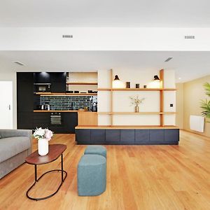 Appartement à 3 Chambres à Coucher