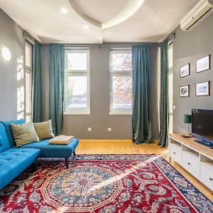 Appartement à 2 Chambres à Coucher