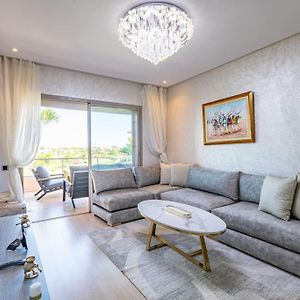 Appartement à 3 Chambres à Coucher