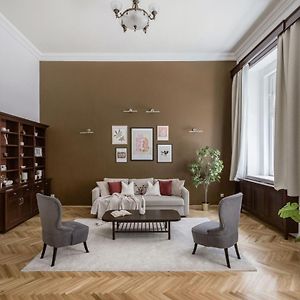 Appartement à 2 Chambres à Coucher