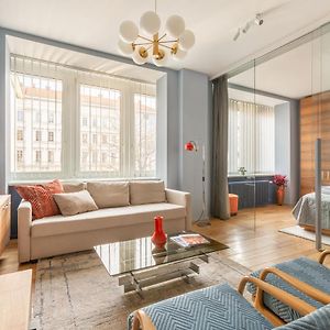 Bauhaus Luxury 2-Bedroom In The Absolute Center