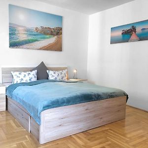 Appartement à 2 Chambres à Coucher