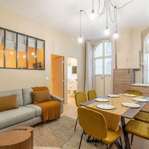 Appartement à 2 Chambres à Coucher