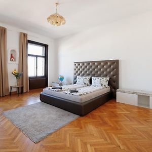 Appartement à 3 Chambres à Coucher
