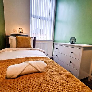 Modern 2 Bedroom Flat County Rd