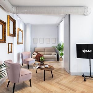 Zaragoza Suite Apartment