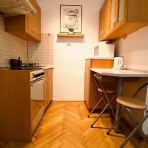 Standard Apartment By Hi5- Aranykez Studio