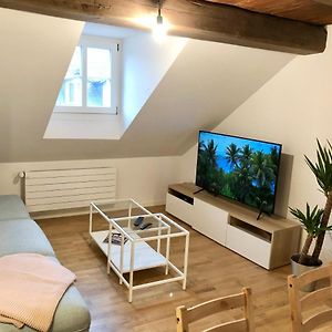 Studio Lit King-Size