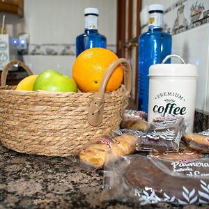 Alojamiento Entero, A Diez Minutos De La Juderia, Cochera Opcional