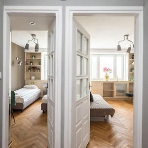 Boutique Apartment Emilii Plater 55 Two Rooms Apartment Balcony