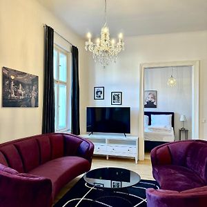 Residential Elegance: Yourvienna Classic Apartments In City Center