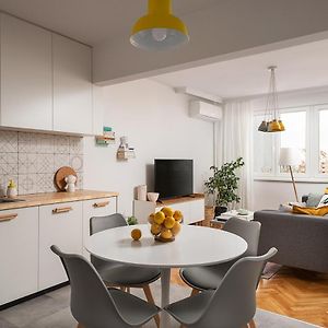 Appartement à 2 Chambres à Coucher