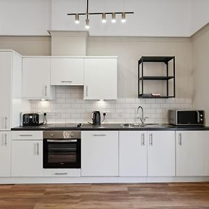Grand 1 Bed Blythswood Apartment