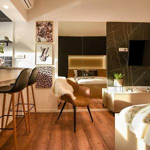 Calea Victoriei Modern Studio - Escape In The City Center