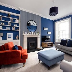 Elegant 2-Bedroom Apartment In Edinburgh City Centre