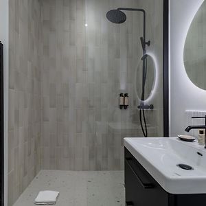 Appartement de Luxe à 2 Chambres à Coucher