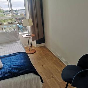 Perfect Apartment - Close To The Train Station
