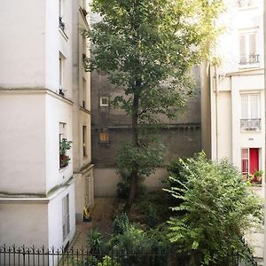 Apartment Near Montmartre