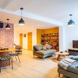 Appartement à 2 Chambres à Coucher