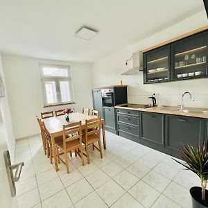 Appartement à 3 Chambres à Coucher