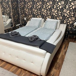 Lovely Apartment On Raday Corso