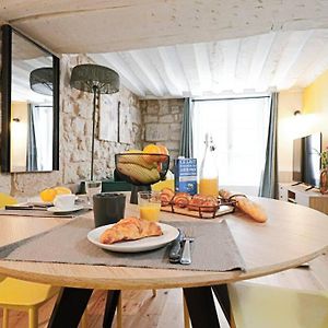 Appartement à 2 Chambres à Coucher