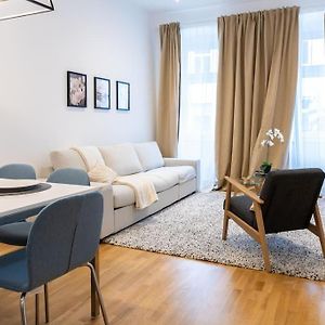 Appartement à 2 Chambres à Coucher