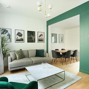 Appartement à 2 Chambres à Coucher