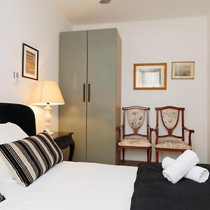 Appartement à 3 Chambres à Coucher