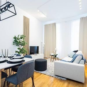 Appartement à 2 Chambres à Coucher
