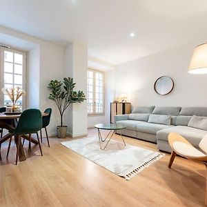 Appartement à 2 Chambres à Coucher