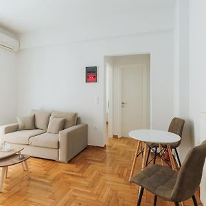 Comfy Shelter In Athens Downtown