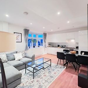 Appartement à 3 Chambres à Coucher