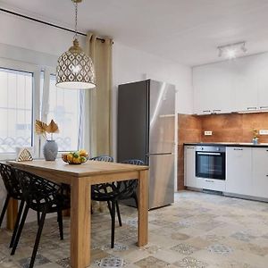 Appartement à 3 Chambres à Coucher