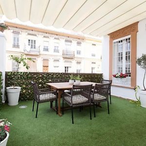 Family Century House With Terrace And Parking
