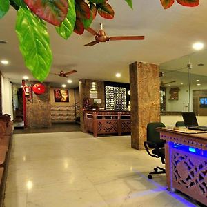 Hotel Heritage Home Walking 1 Minuit From R K Ashram Metro Station
