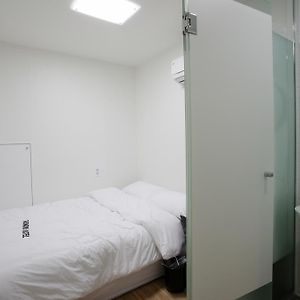 Standard Without Window Room