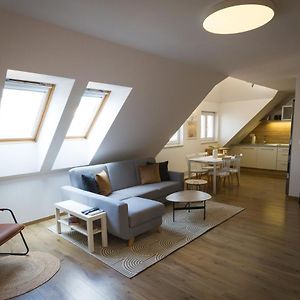 Appartement à 2 Chambres à Coucher