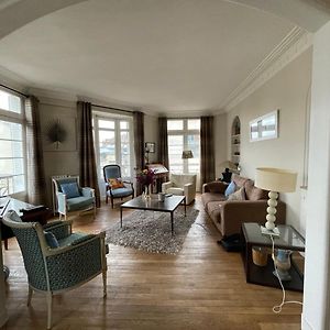 Appartement à 3 Chambres à Coucher