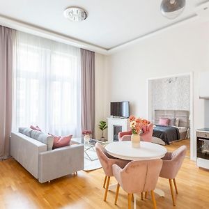 Appartement à 3 Chambres à Coucher