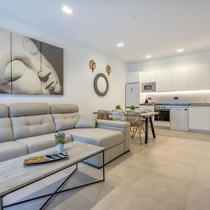 Appartement à 2 Chambres à Coucher