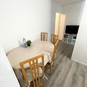 Appartement à 3 Chambres à Coucher