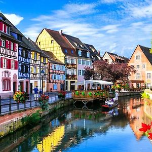 Aux Portes De La Petite Venise