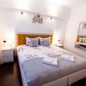 Appartement à 2 Chambres à Coucher